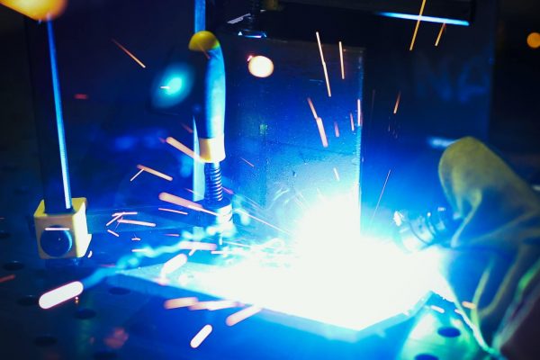 metal-cutting-with-acetylene-torch-in-factory-1.jpg metal-cutting-with-acetylene-torch-in-factory-1.jpg